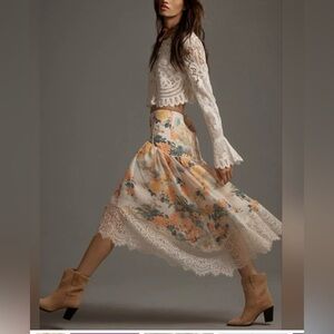 Asymmetrical Floral Lace Midi Skirt xl